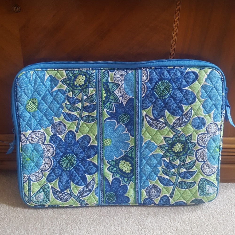Vera Bradley padded laptop sleeve